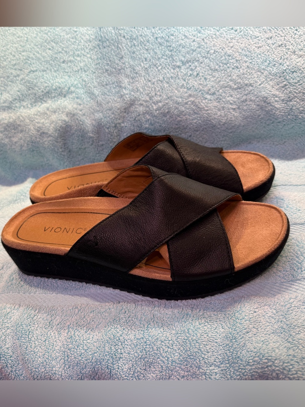 Vionic Hayden Black Crisscross Slide Sandals